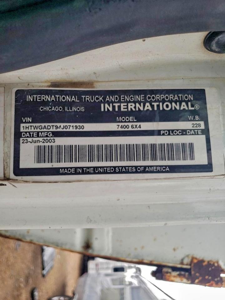 2004 INTERNATIONAL 7000