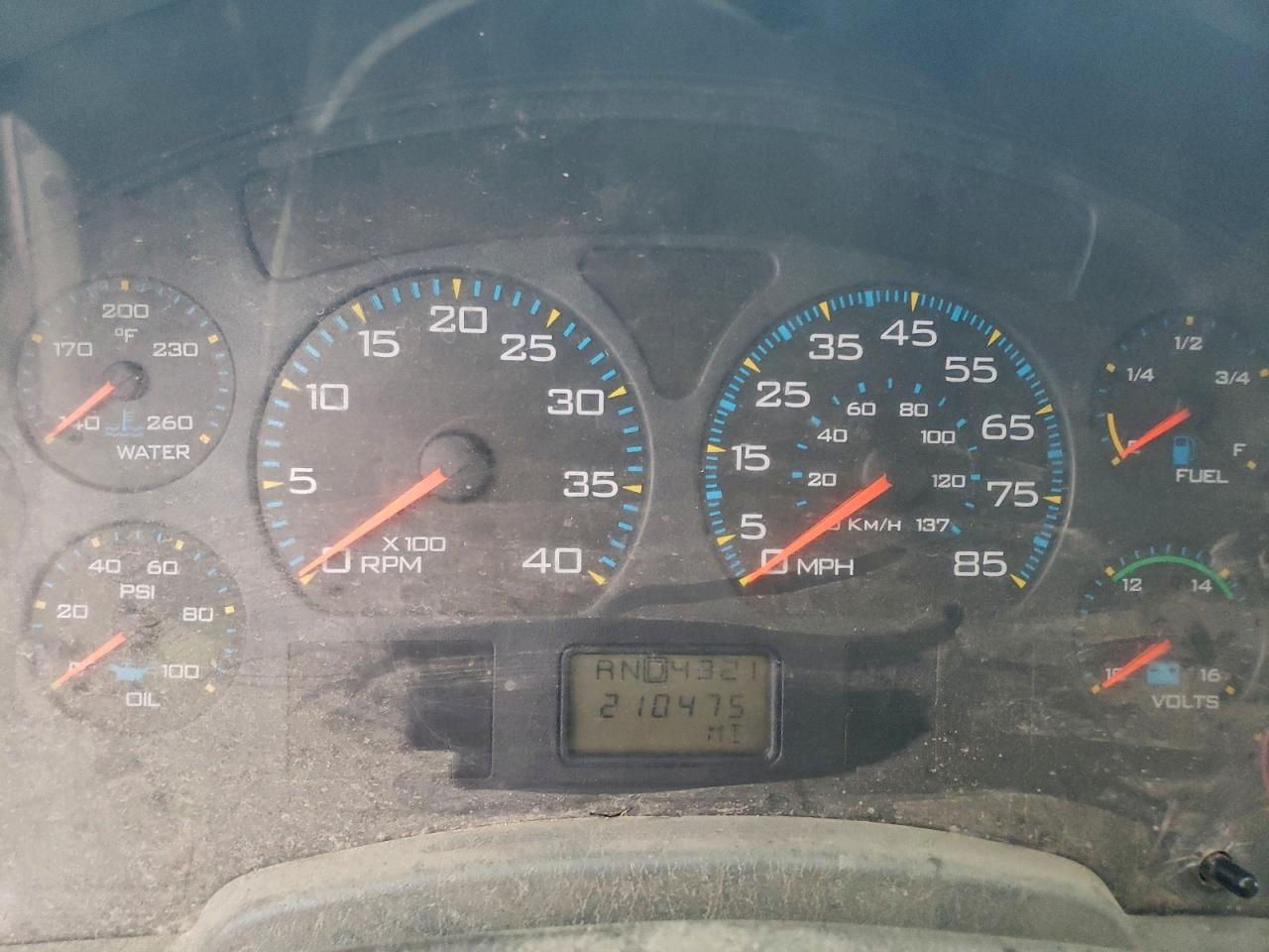 2004 INTERNATIONAL 7000