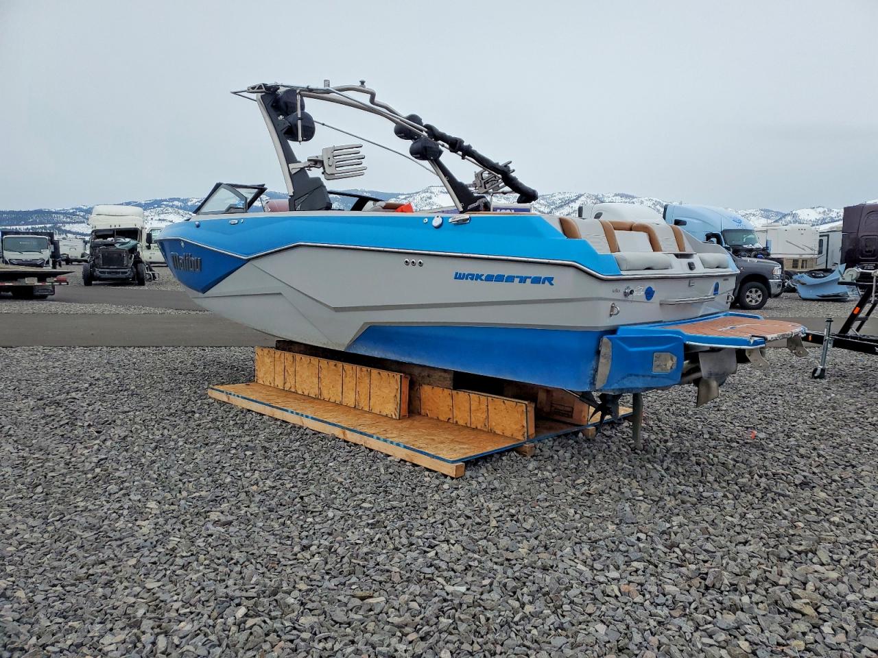 2023 MALIBU WAKESETTER