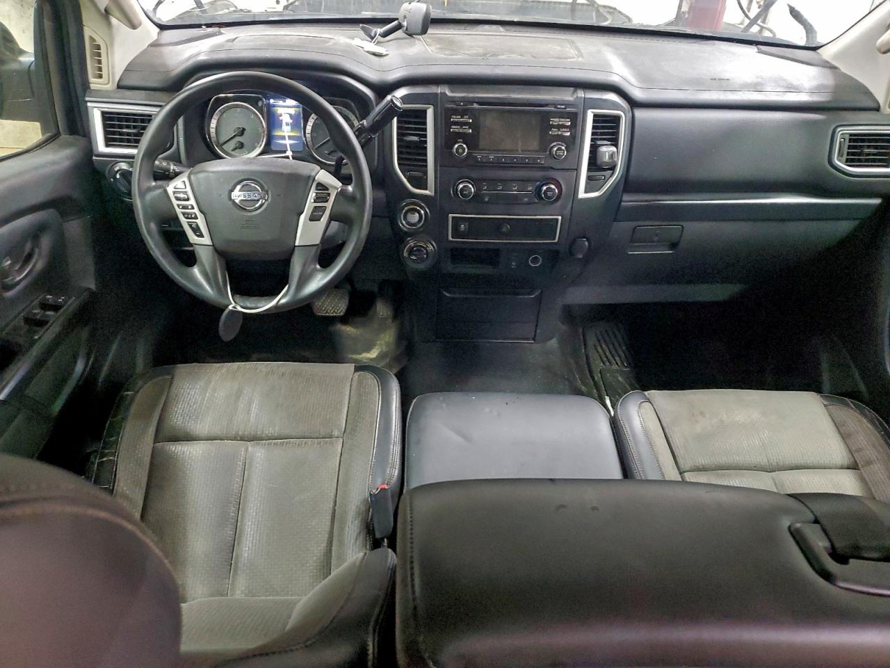 2017 NISSAN TITAN