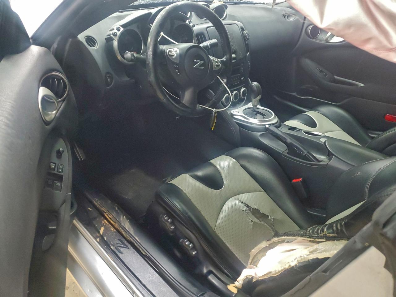 2015 NISSAN 370Z