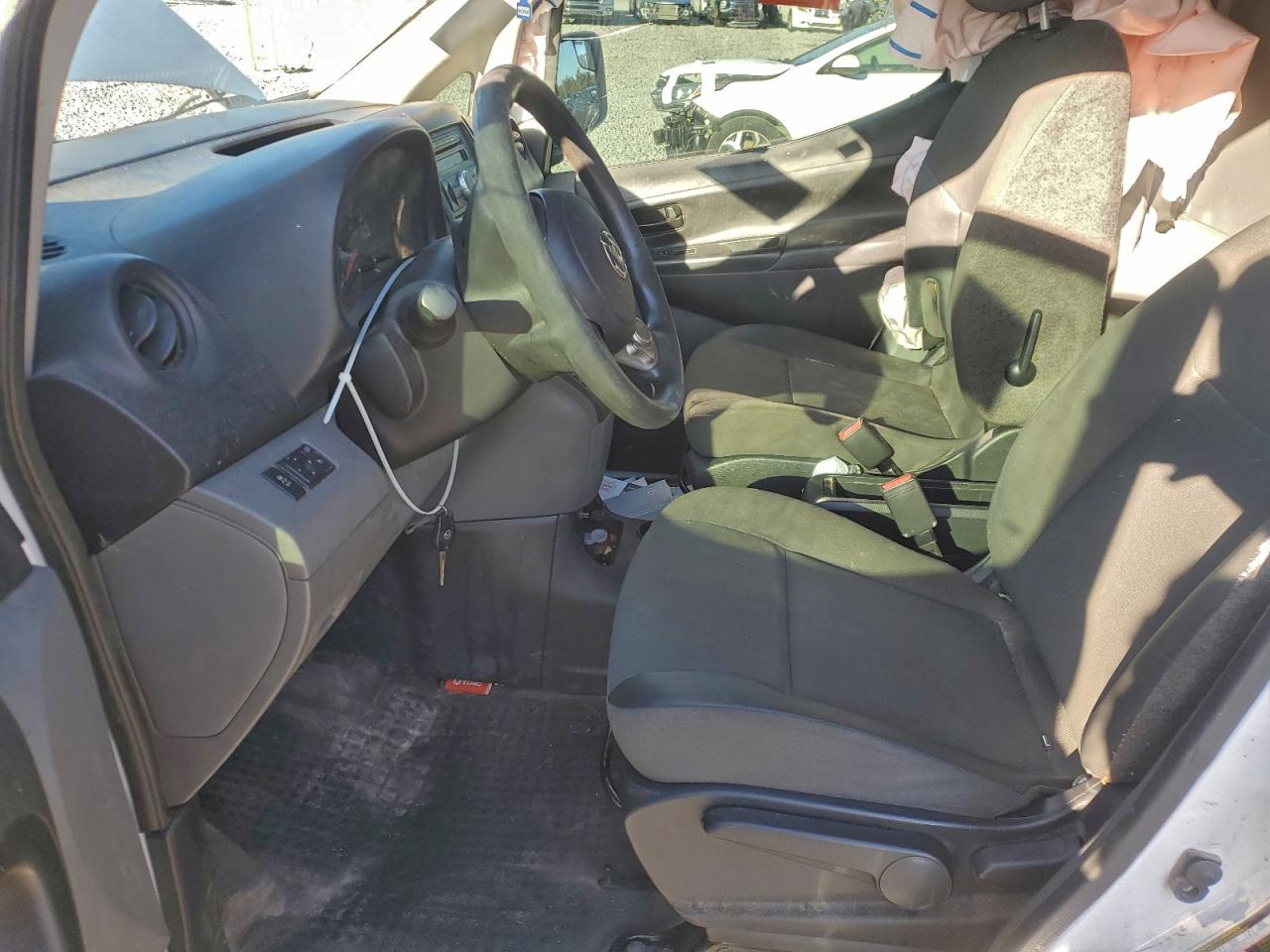 2017 NISSAN NV