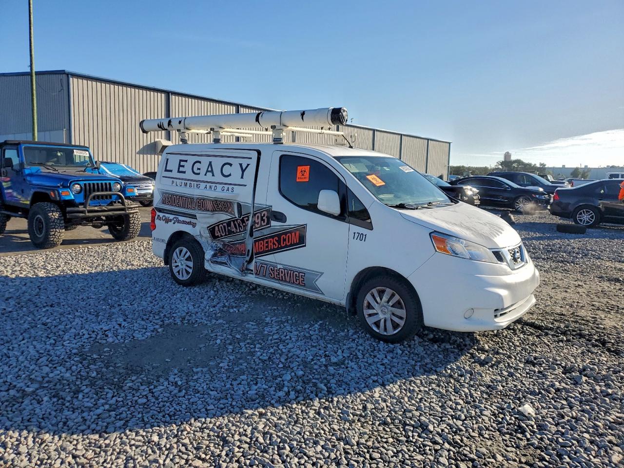 2017 NISSAN NV