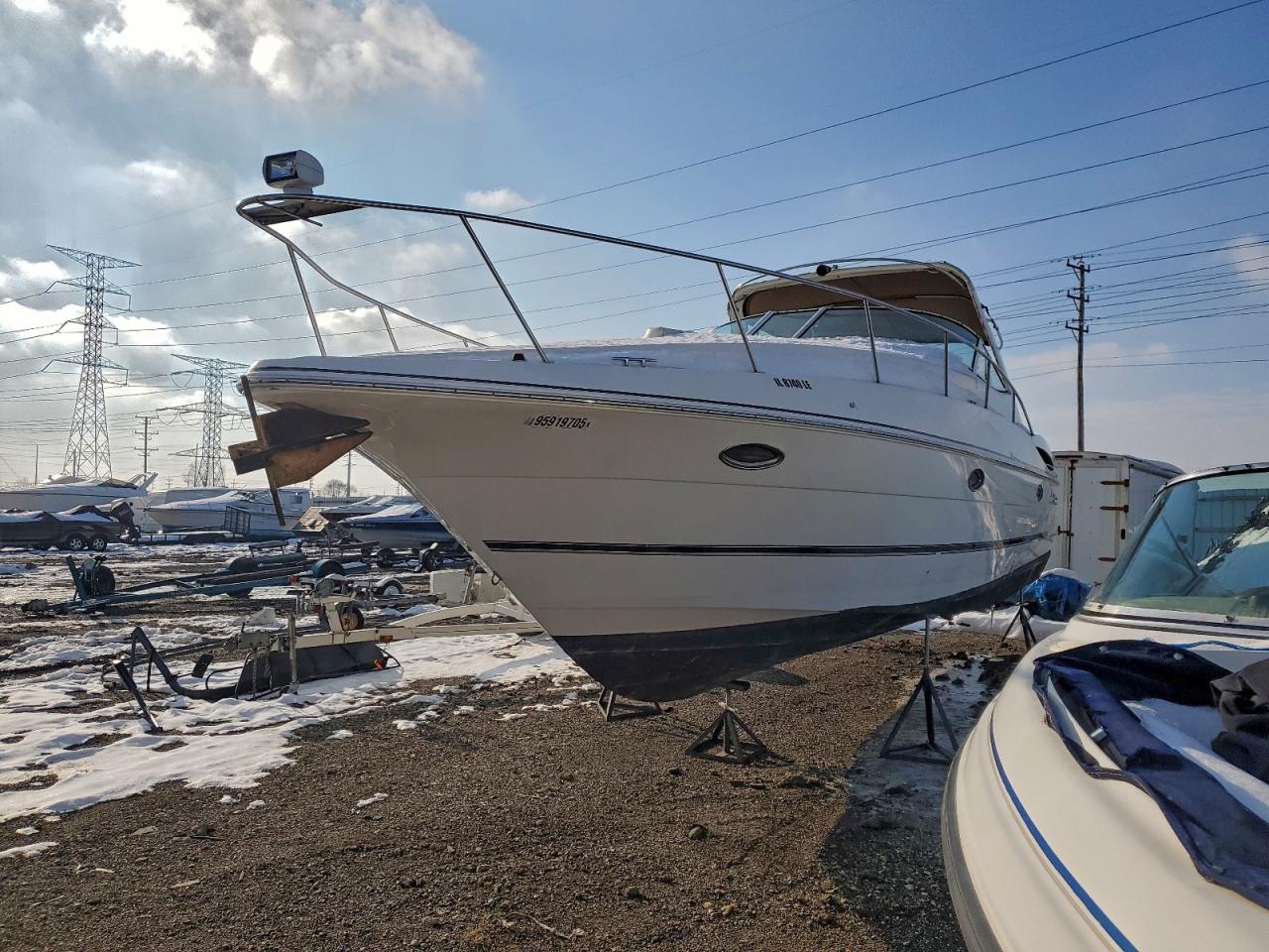 2002 CRUISERS YACHTS 3672 EXPRE