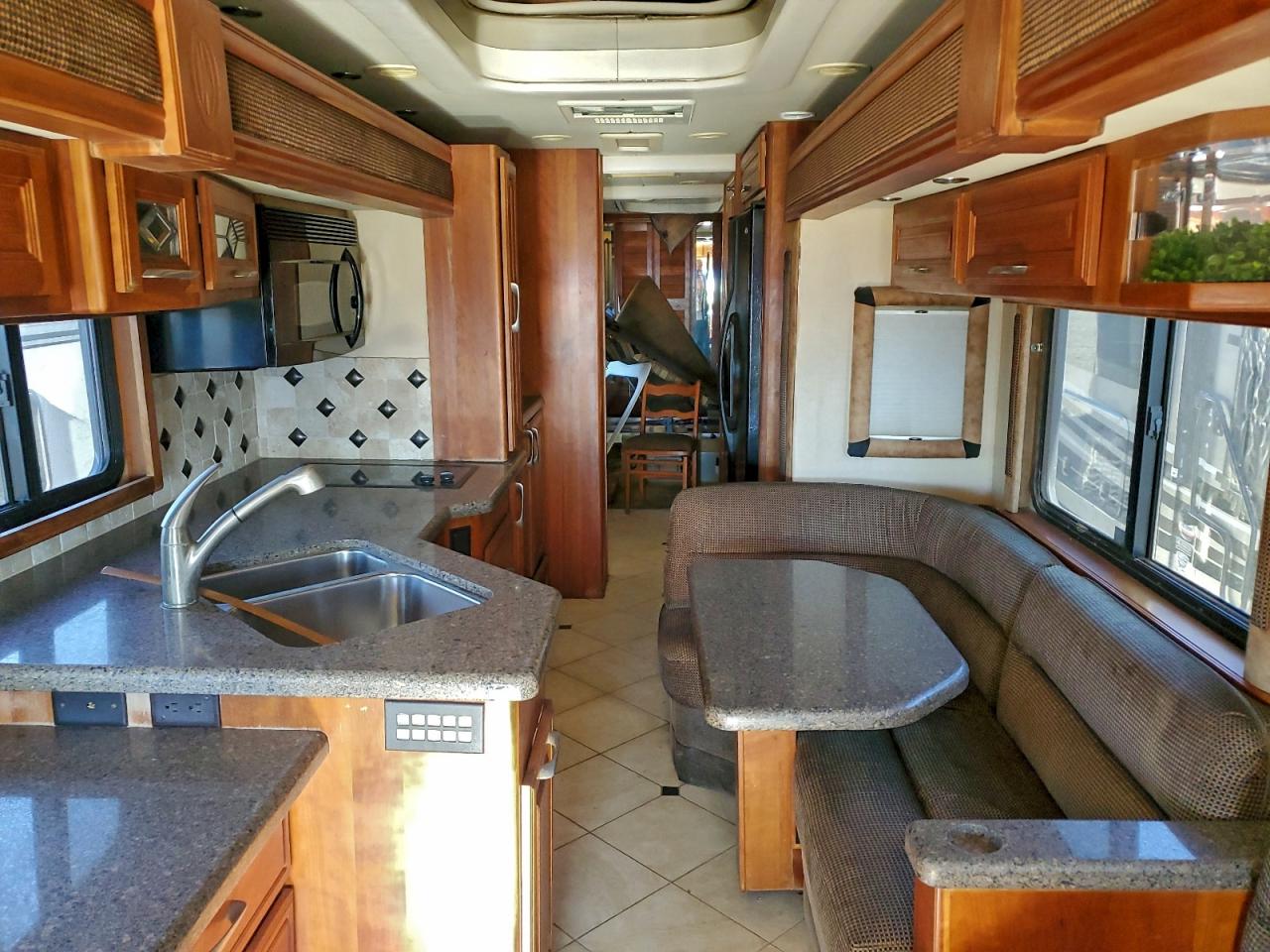 2006 FORETRAVEL MOTORHOME MOTORHOME