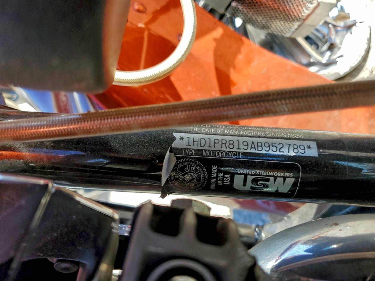 2010 HARLEY DAVIDSON FLSE
