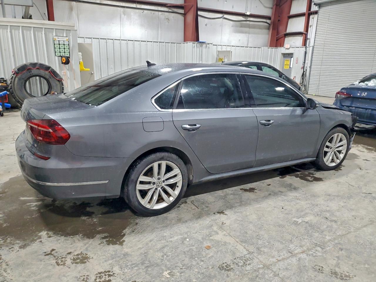2018 VOLKSWAGEN PASSAT
