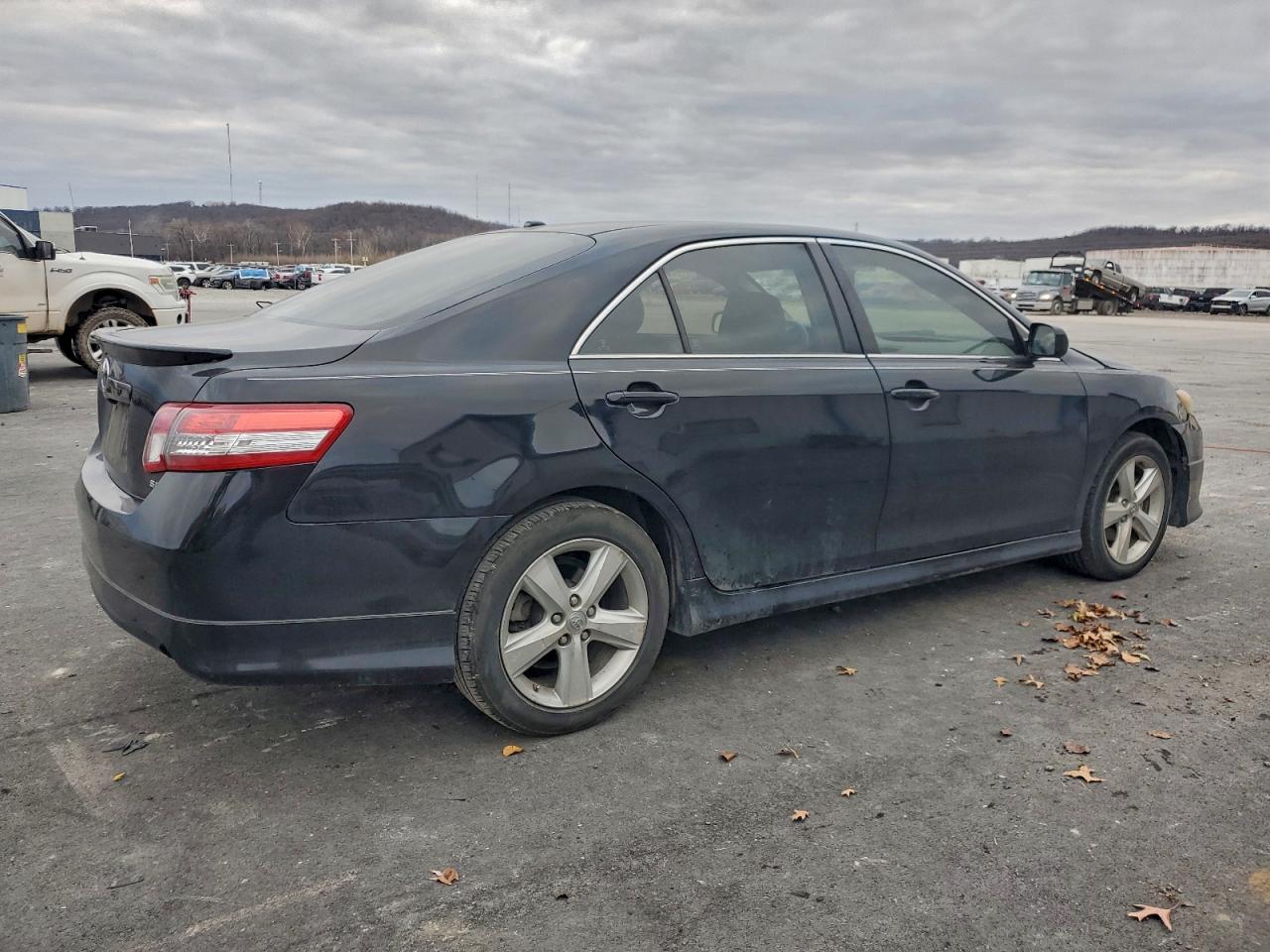 2011 TOYOTA CAMRY