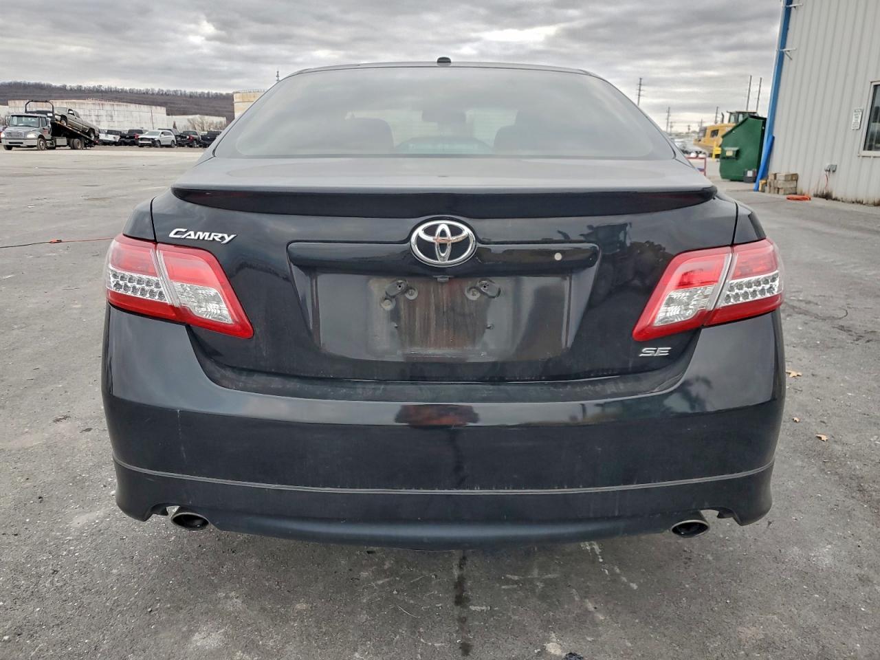 2011 TOYOTA CAMRY