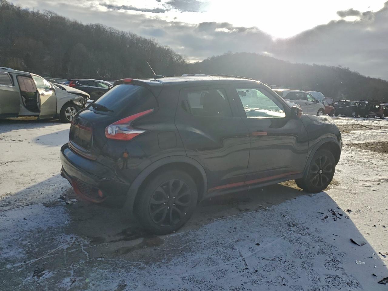 2015 NISSAN JUKE