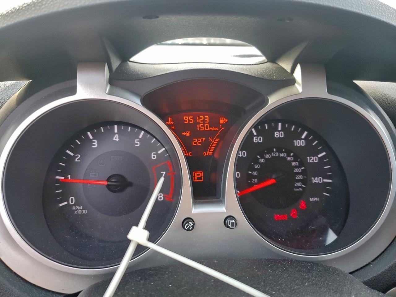 2015 NISSAN JUKE
