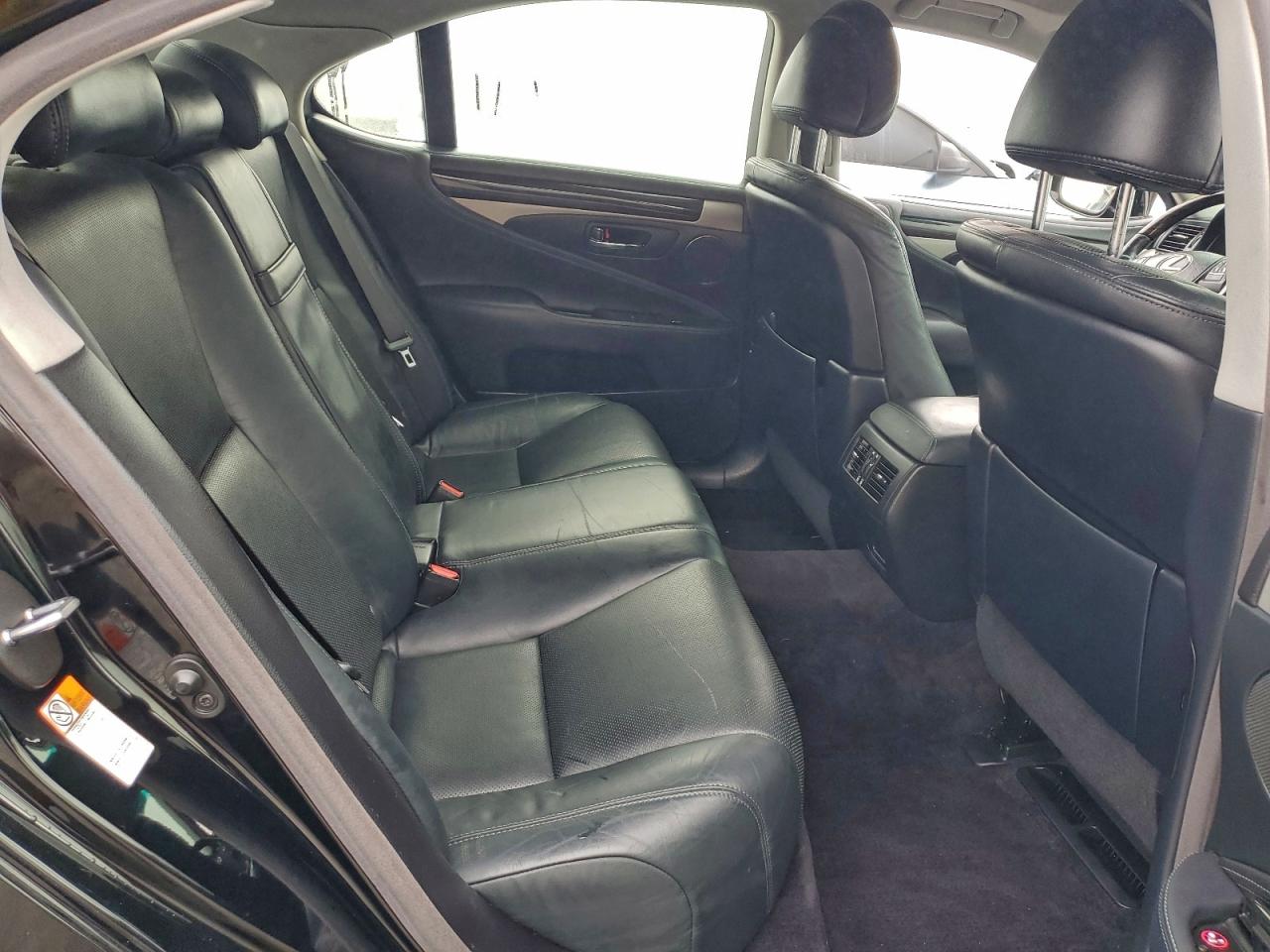 2016 LEXUS LS460