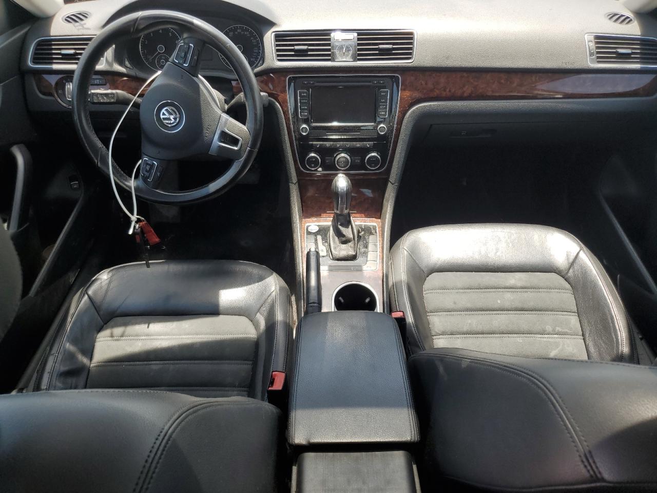 2013 VOLKSWAGEN PASSAT