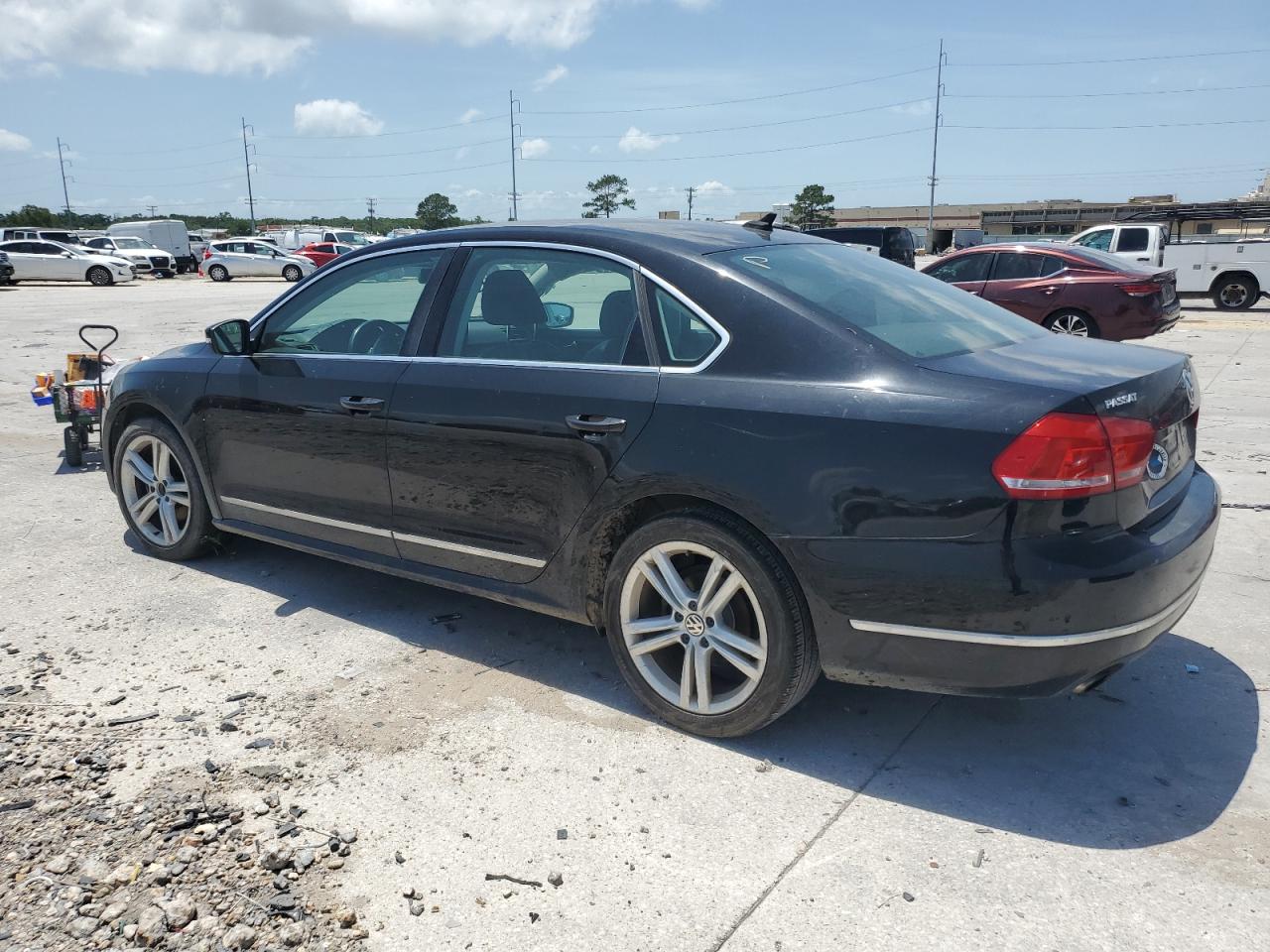 2013 VOLKSWAGEN PASSAT