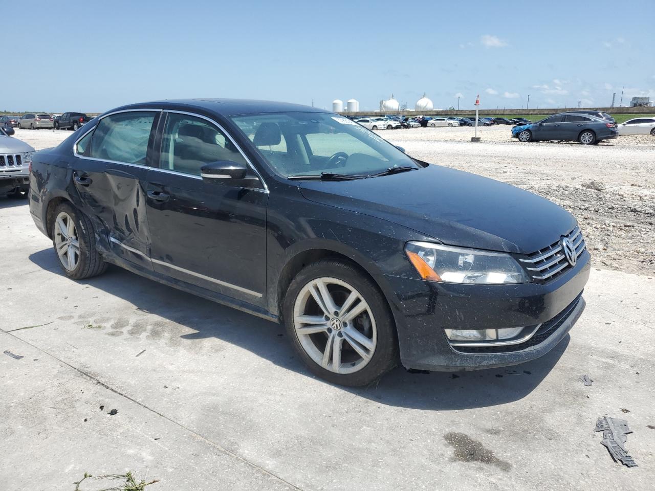 2013 VOLKSWAGEN PASSAT