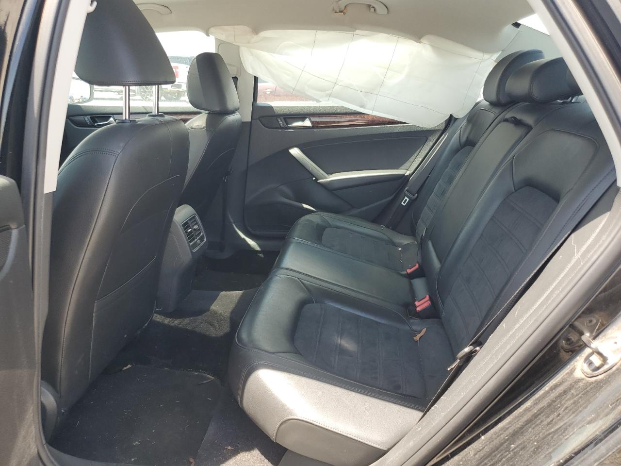 2013 VOLKSWAGEN PASSAT