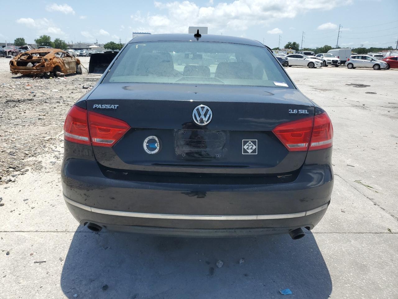 2013 VOLKSWAGEN PASSAT
