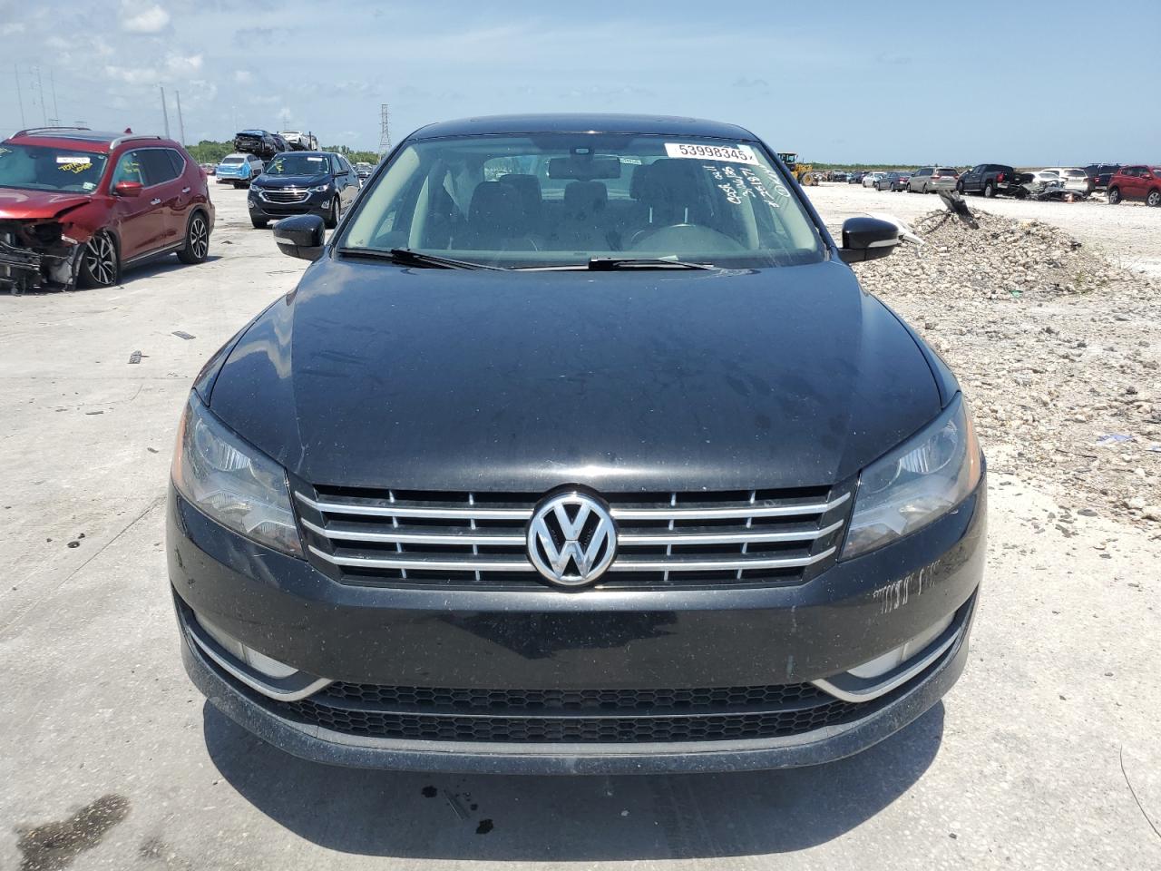 2013 VOLKSWAGEN PASSAT