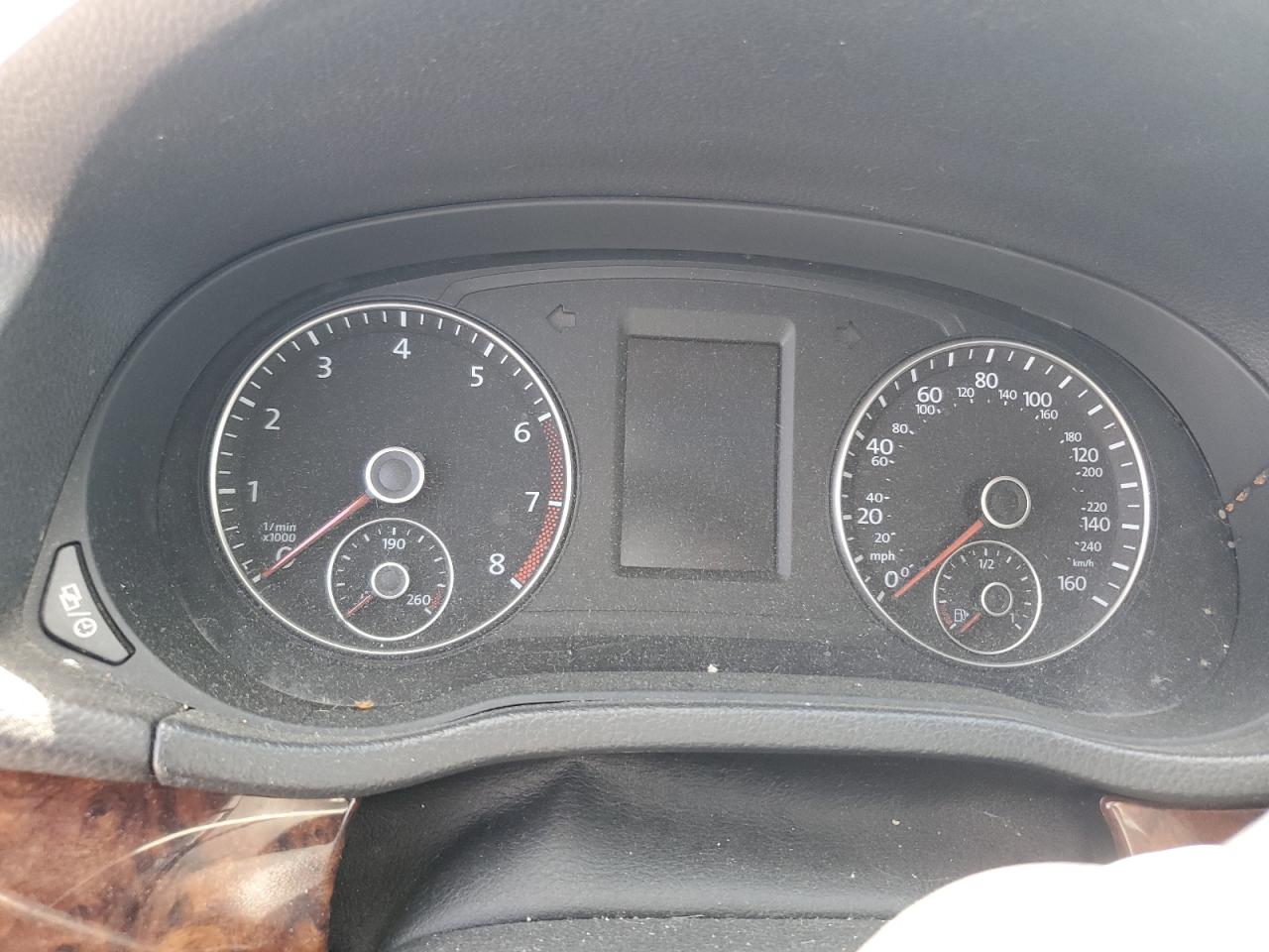 2013 VOLKSWAGEN PASSAT