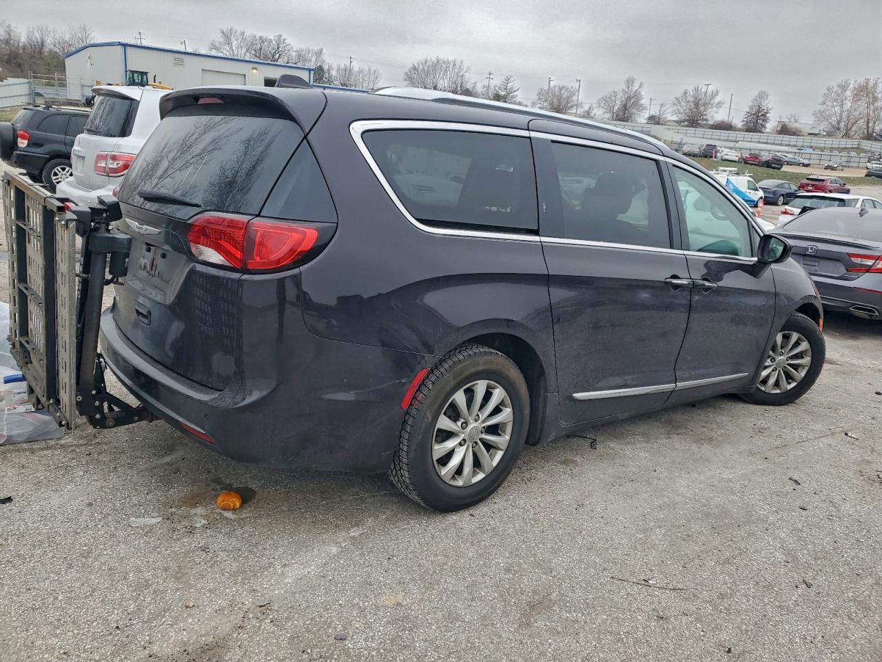 2018 CHRYSLER PACIFICA