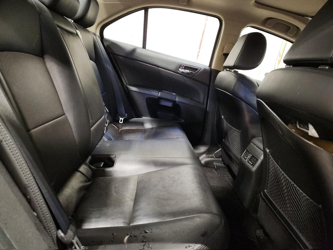 2011 SUZUKI KIZASHI