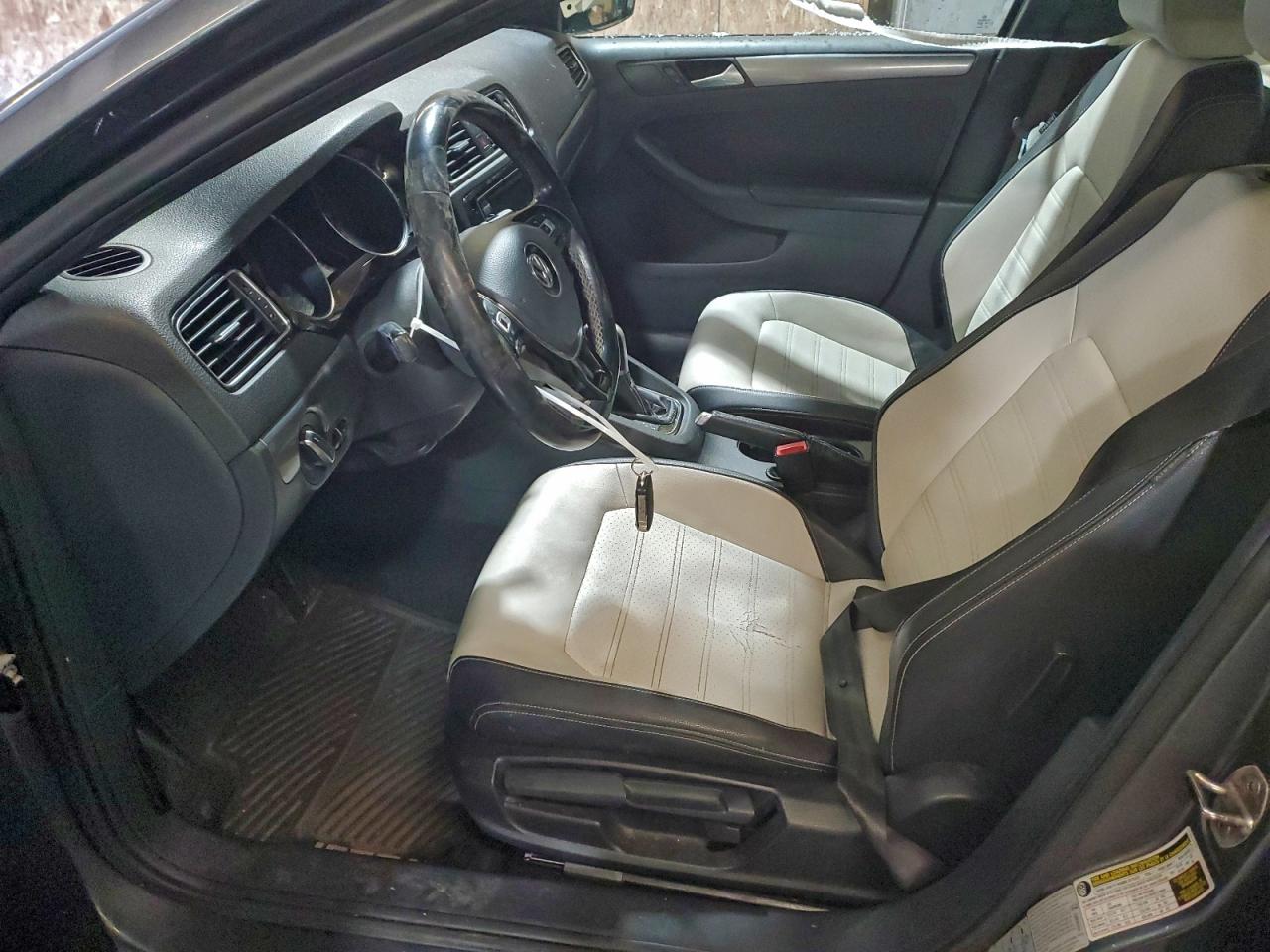 2016 VOLKSWAGEN JETTA