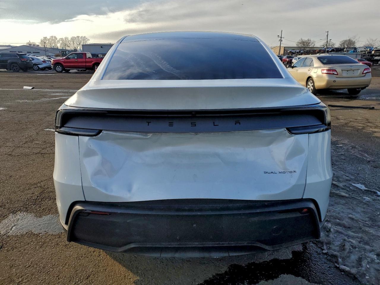 2026 TESLA MODEL Y