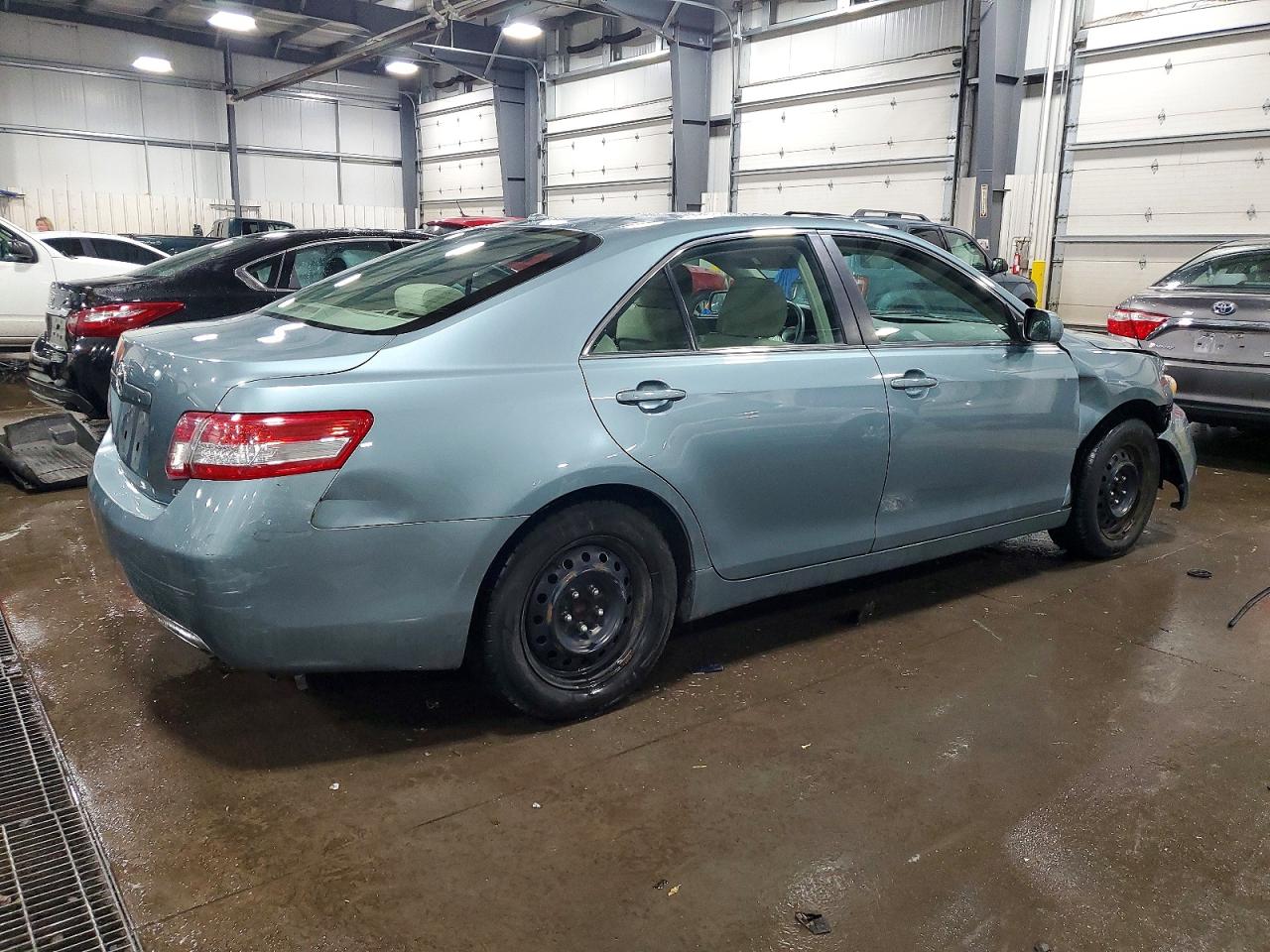 2011 TOYOTA CAMRY