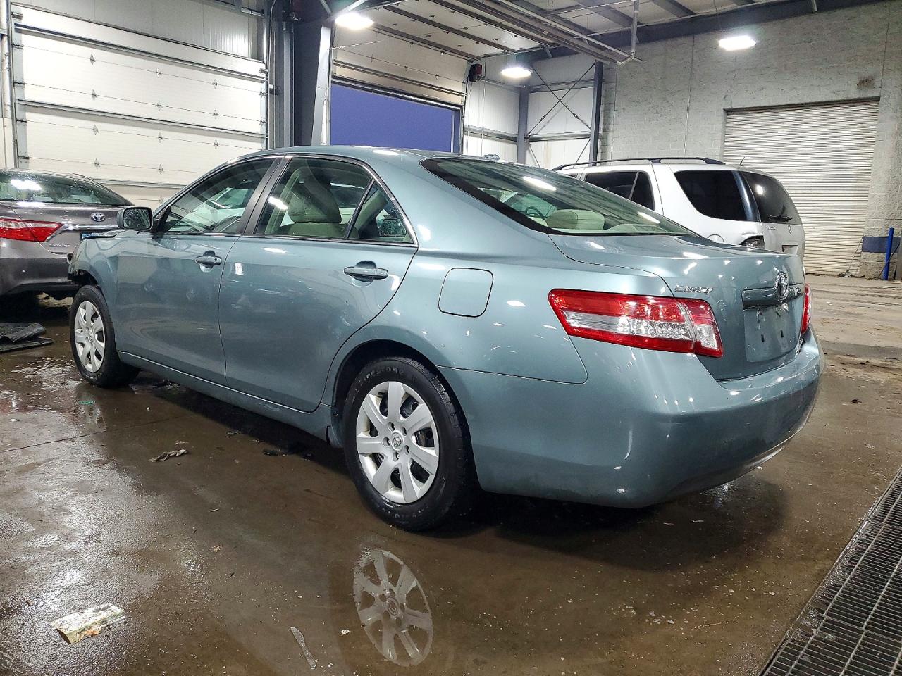 2011 TOYOTA CAMRY