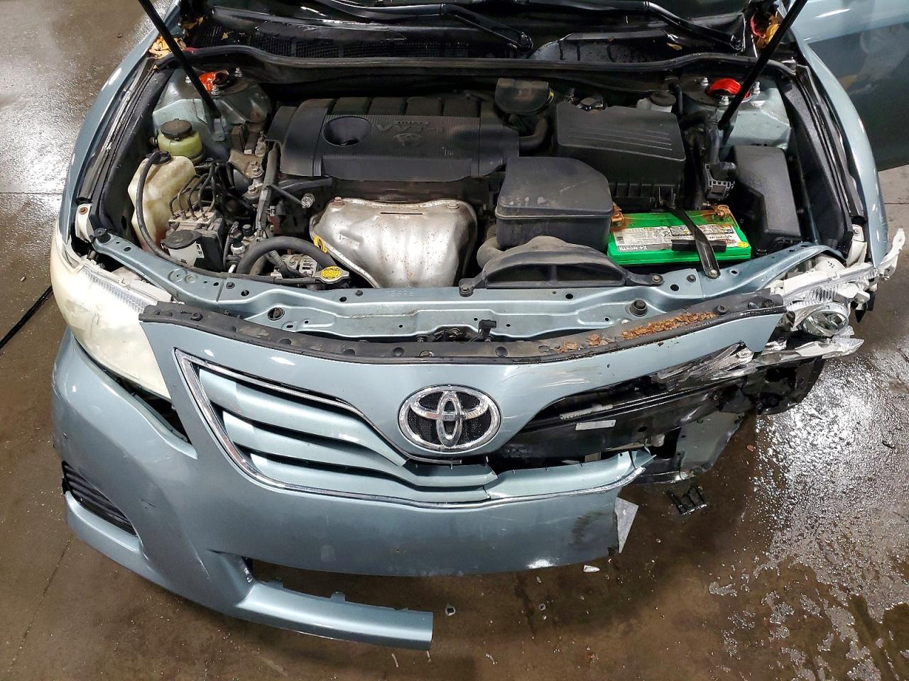 2011 TOYOTA CAMRY