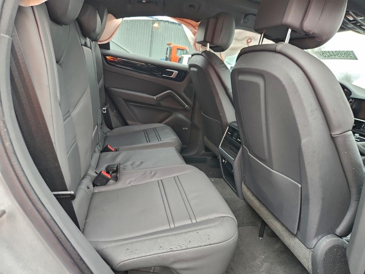 2021 PORSCHE CAYENNE