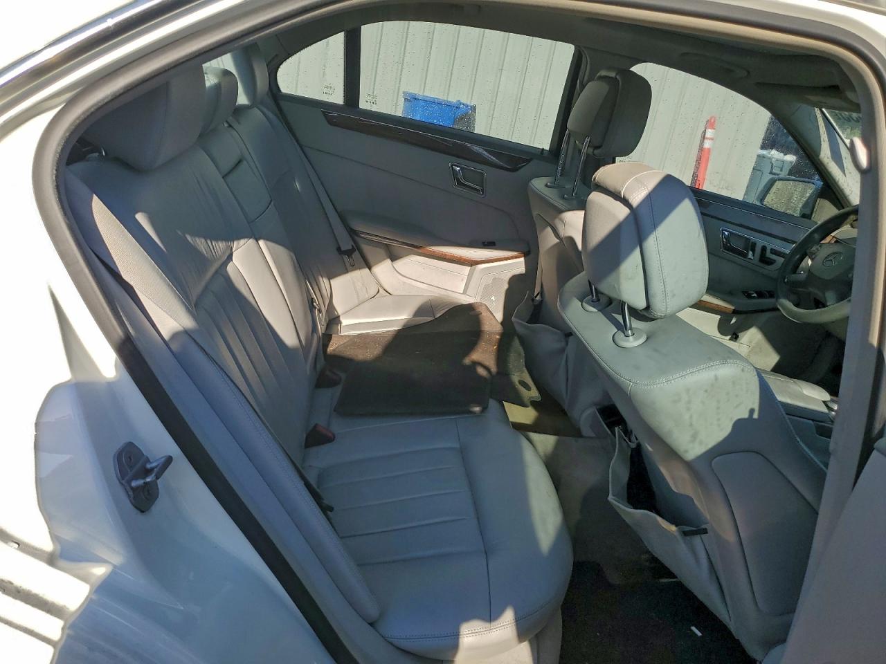 2010 MERCEDES-BENZ E-CLASS