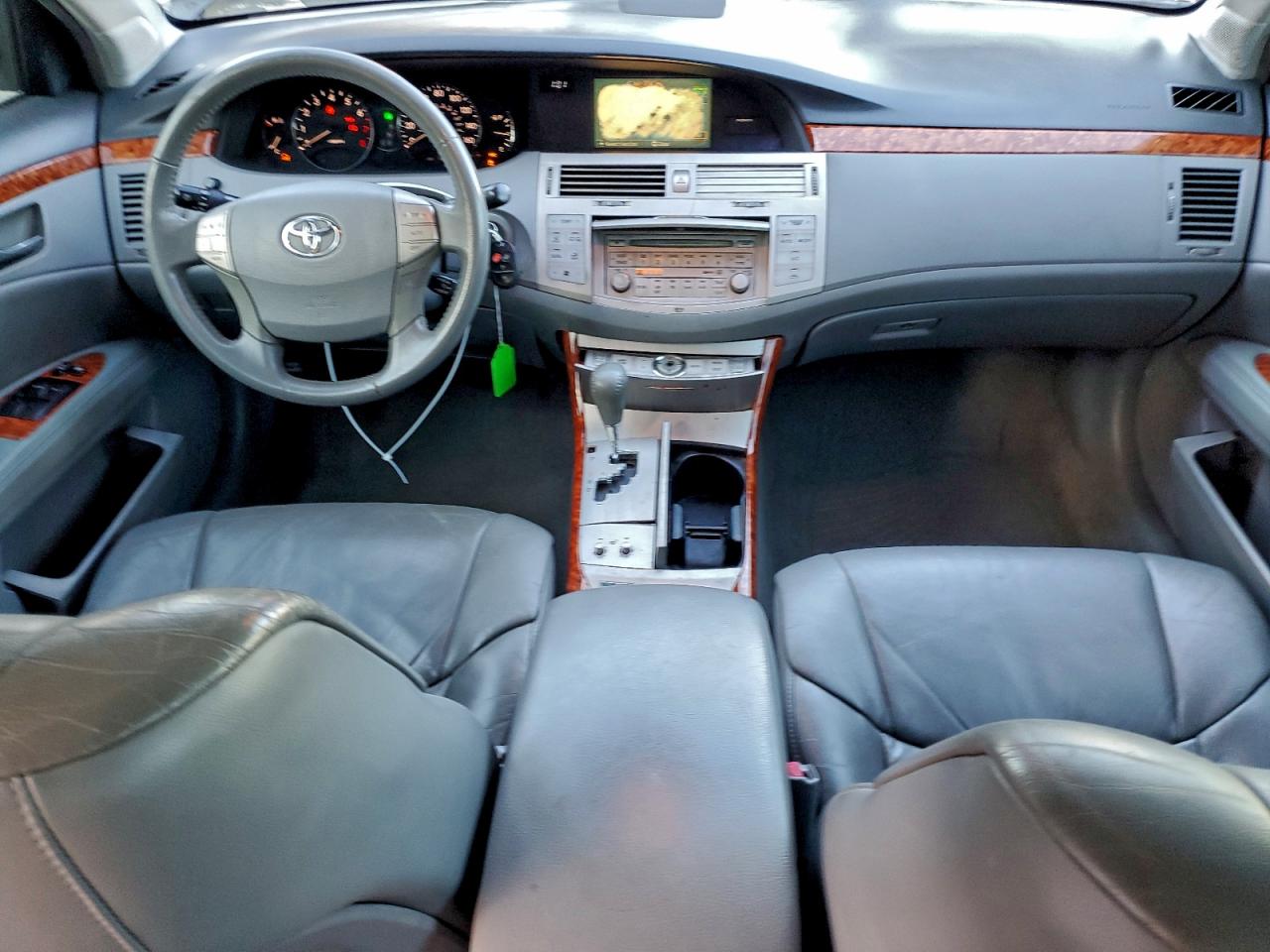 2005 TOYOTA AVALON