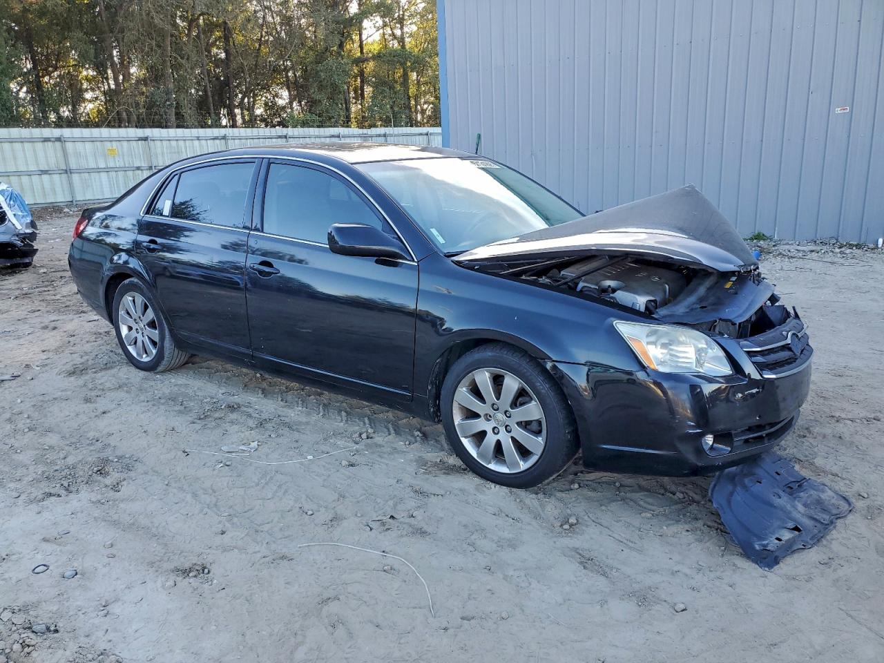 2005 TOYOTA AVALON