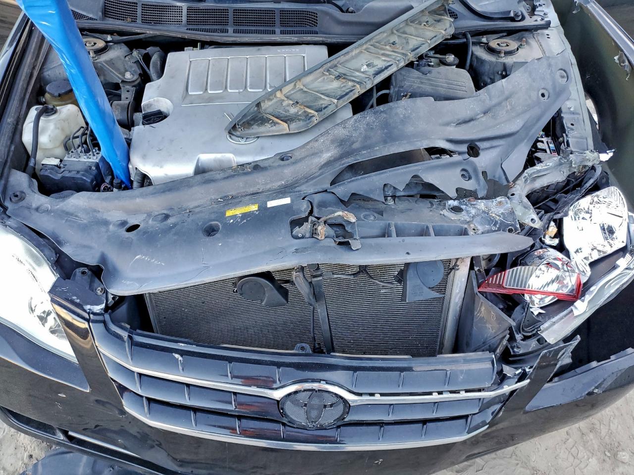 2005 TOYOTA AVALON