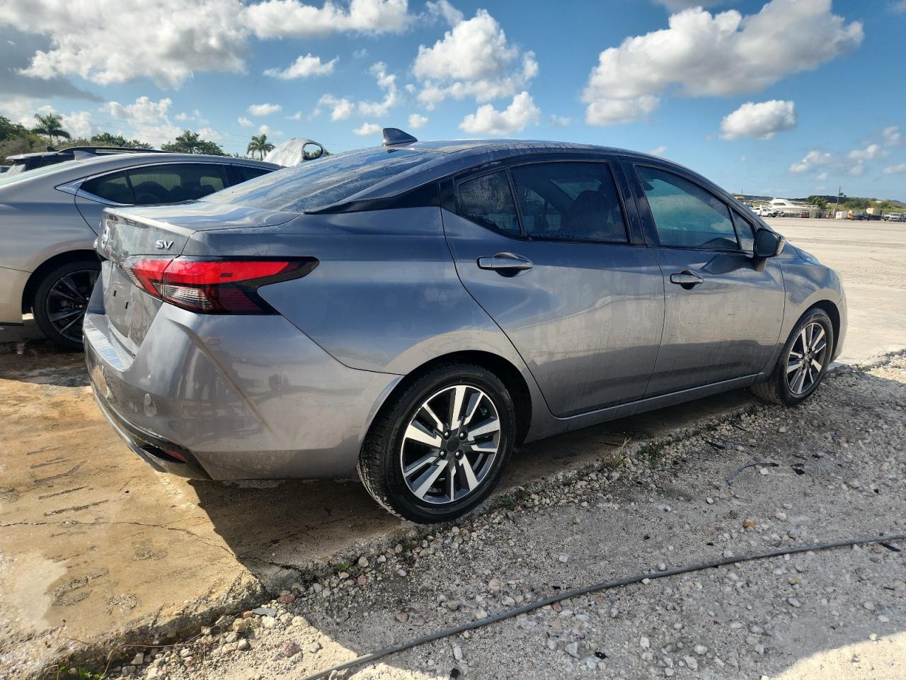 2021 NISSAN VERSA