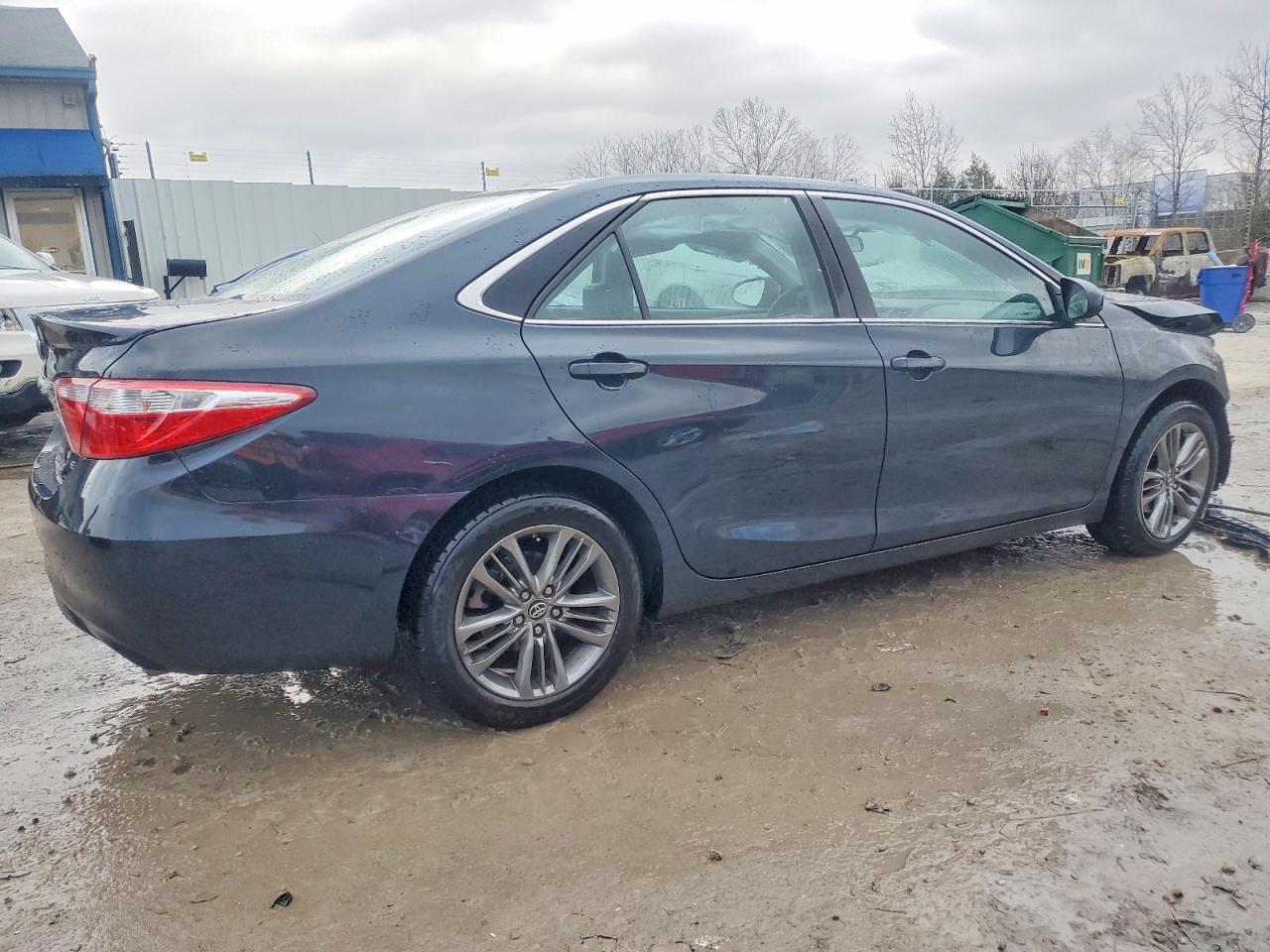 2016 TOYOTA CAMRY