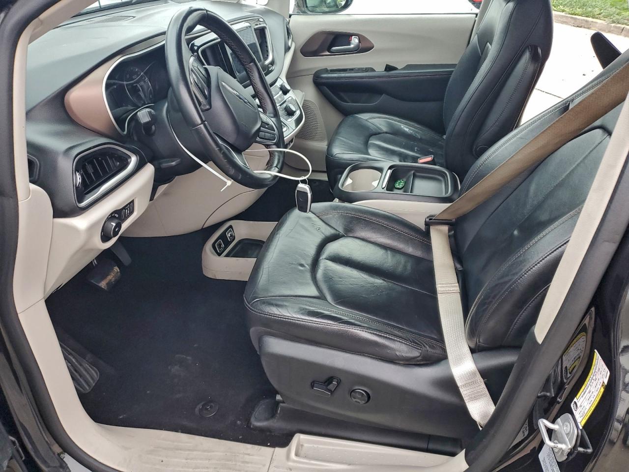2017 CHRYSLER PACIFICA