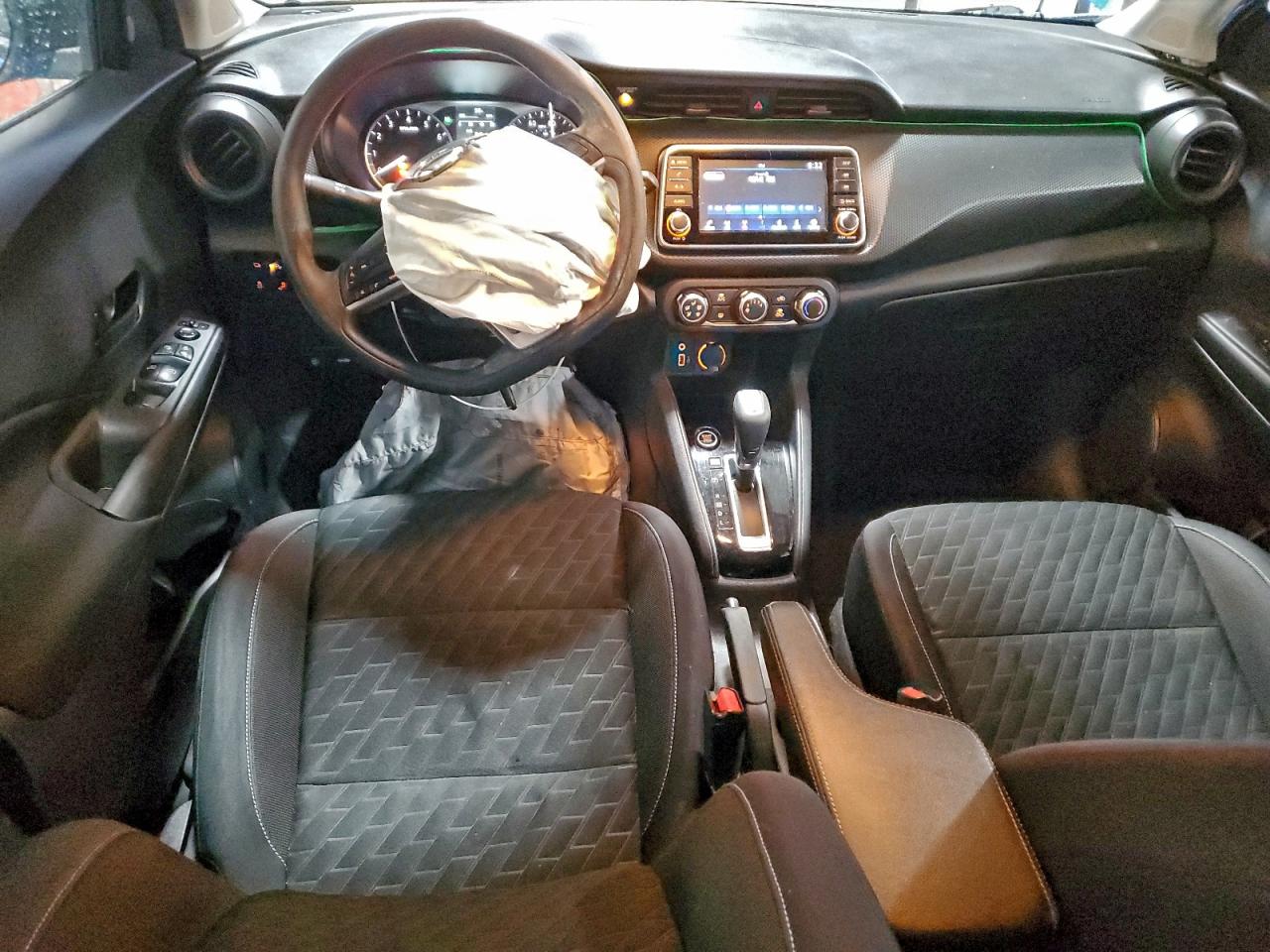 2021 NISSAN KICKS
