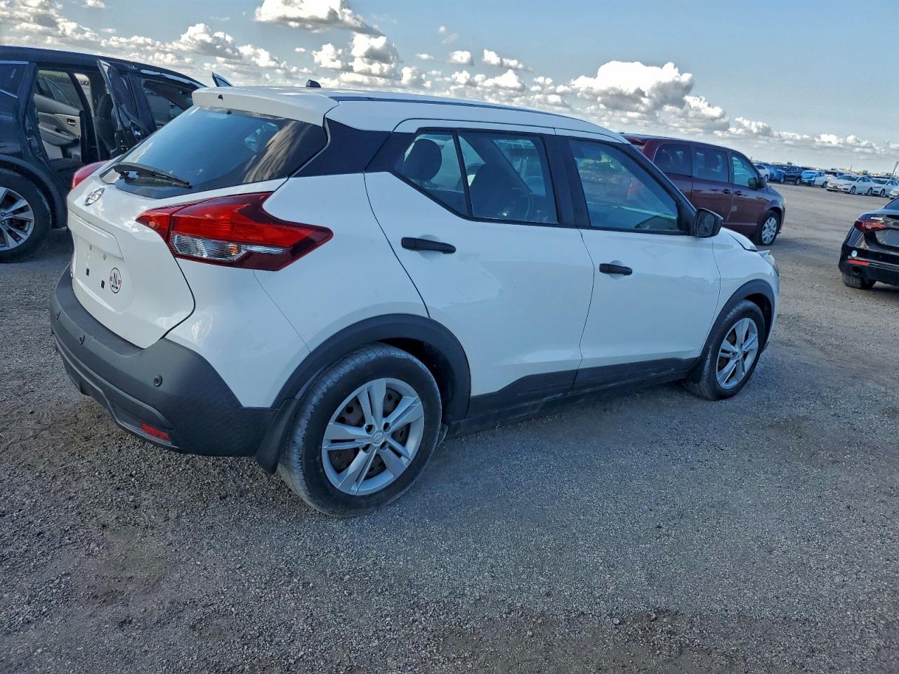 2020 NISSAN KICKS