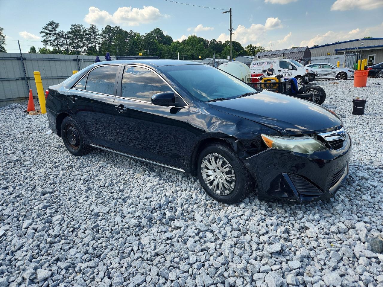 2014 TOYOTA CAMRY