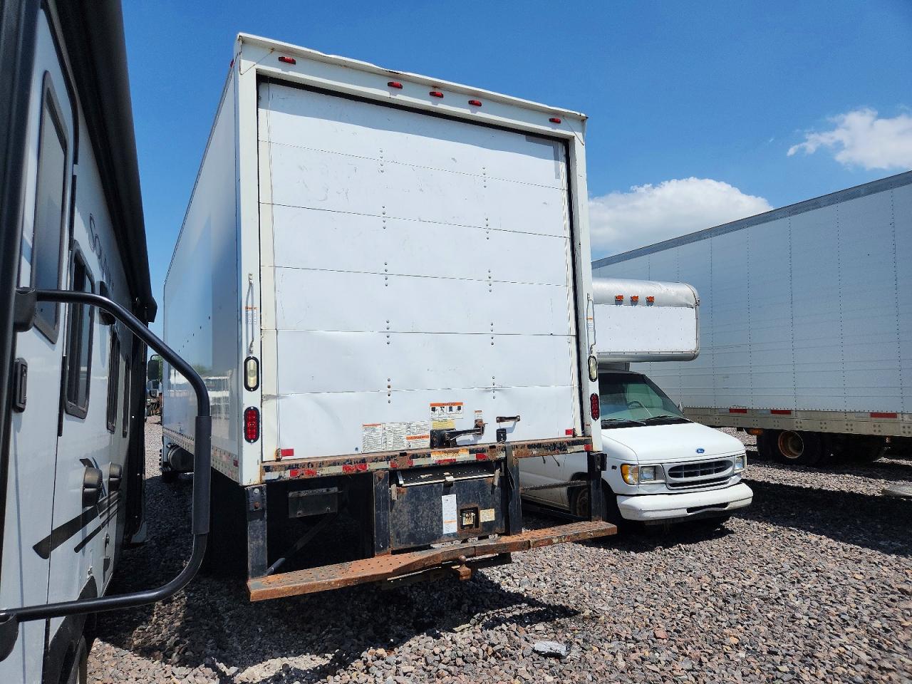 2018 INTERNATIONAL 4000 SERIE