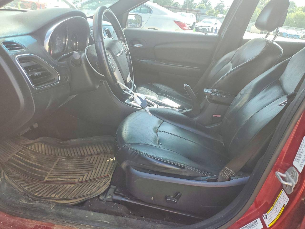2011 CHRYSLER 200