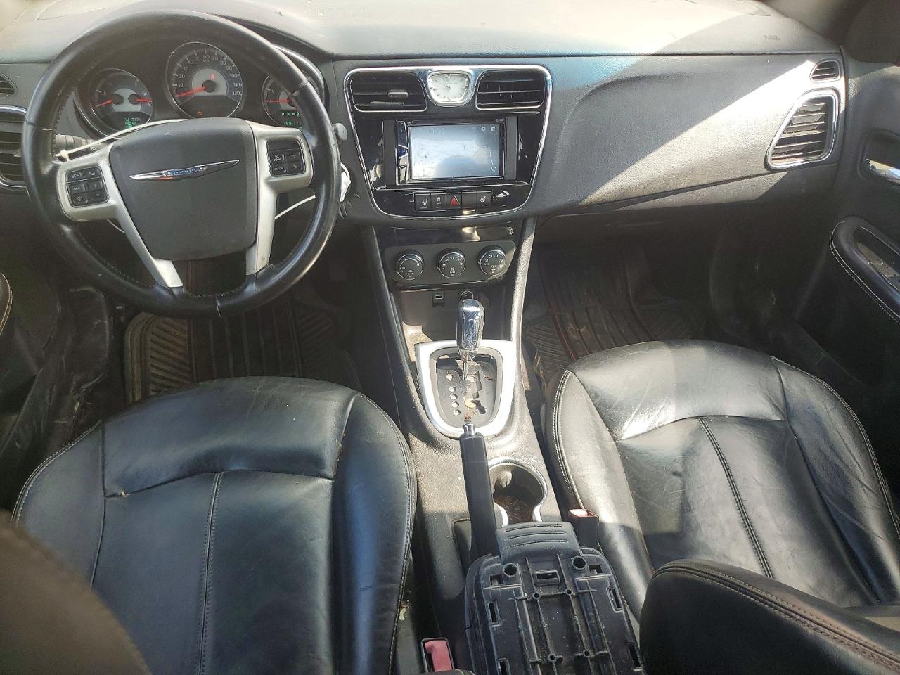 2011 CHRYSLER 200