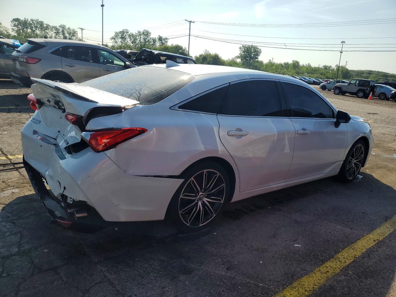 2019 TOYOTA AVALON
