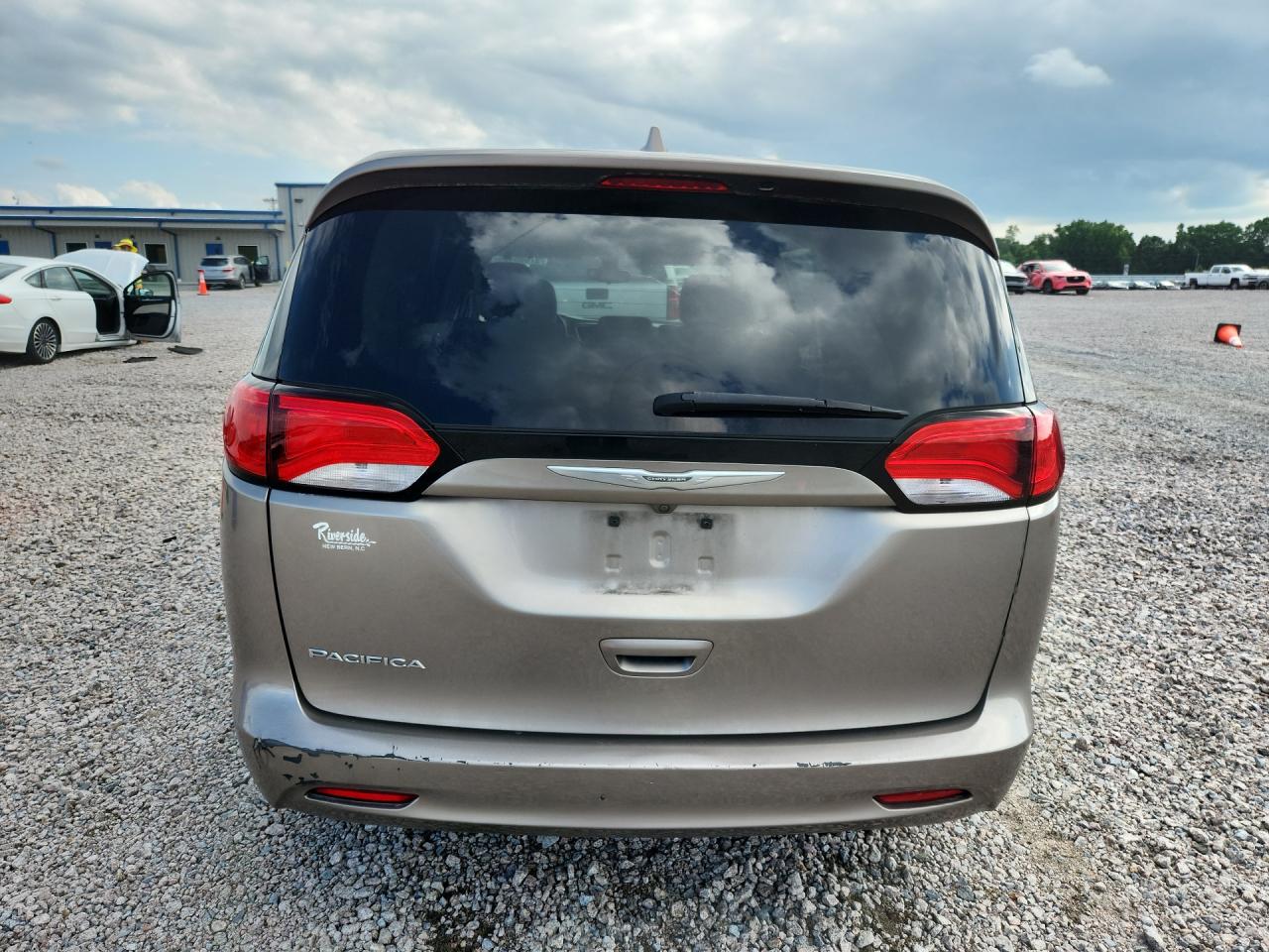 2017 CHRYSLER PACIFICA