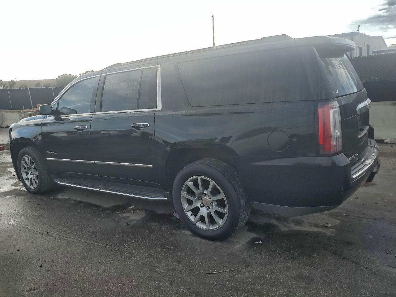 2019 GMC YUKON