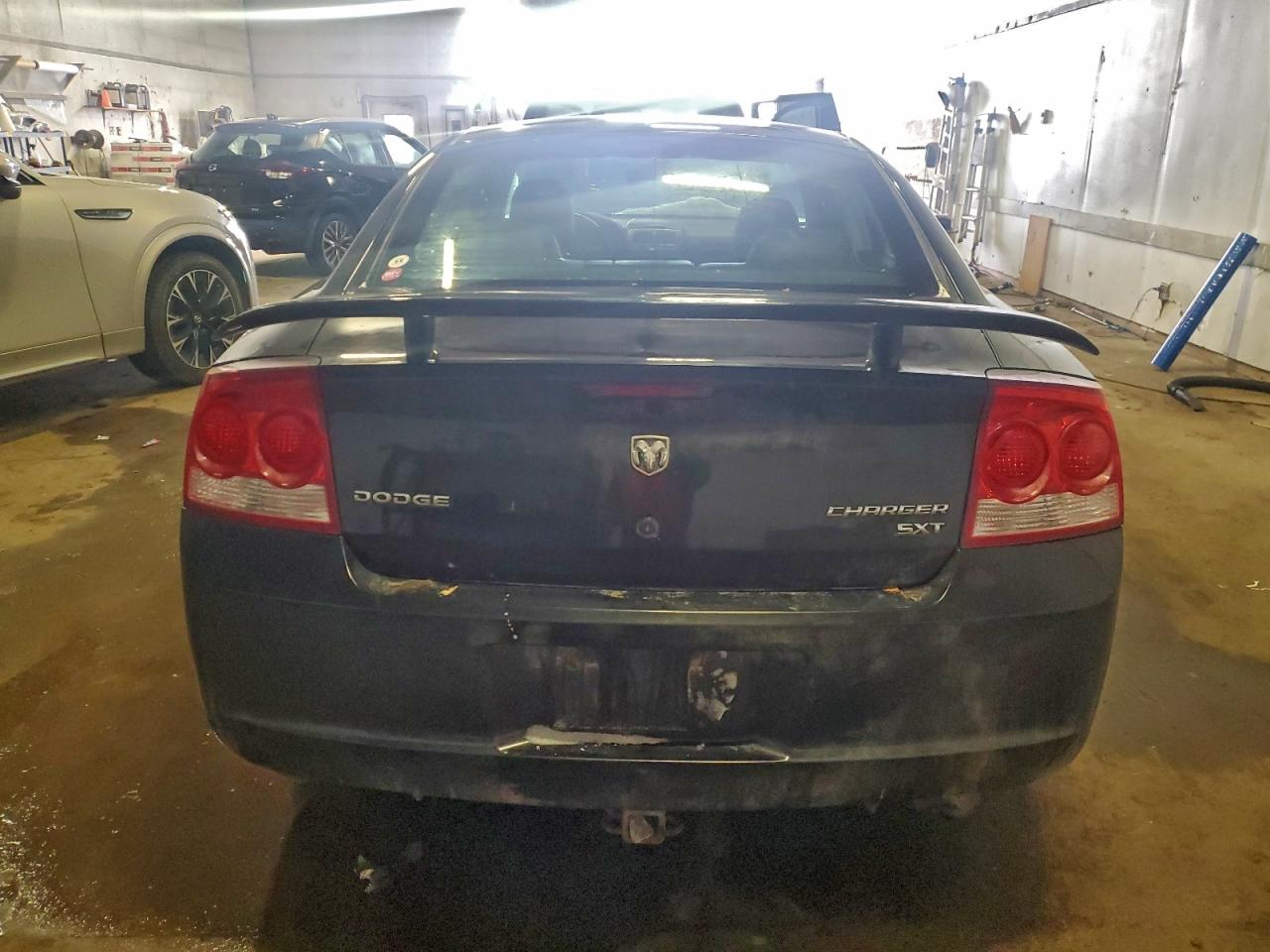 2010 DODGE CHARGER