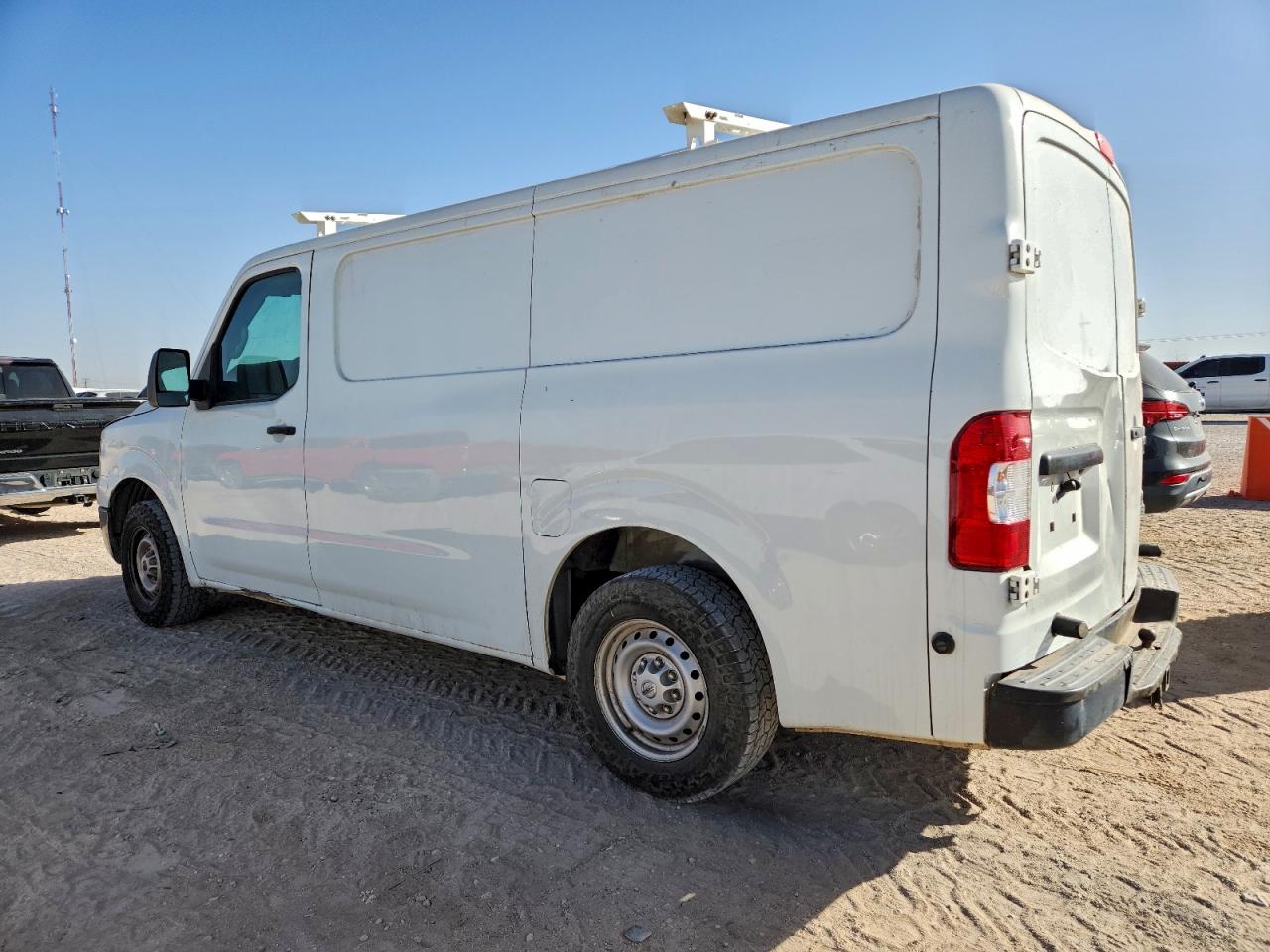 2014 NISSAN NV