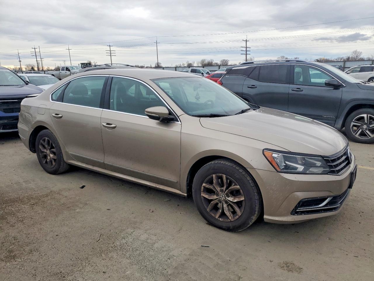 2016 VOLKSWAGEN PASSAT